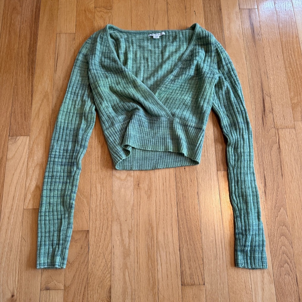 American Eagles Green Long Sleeve V-Neck Top Small